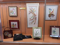 駒込ロビー展示
生涯学習講座 日本刺繍「宝尽くしの会」作品展示