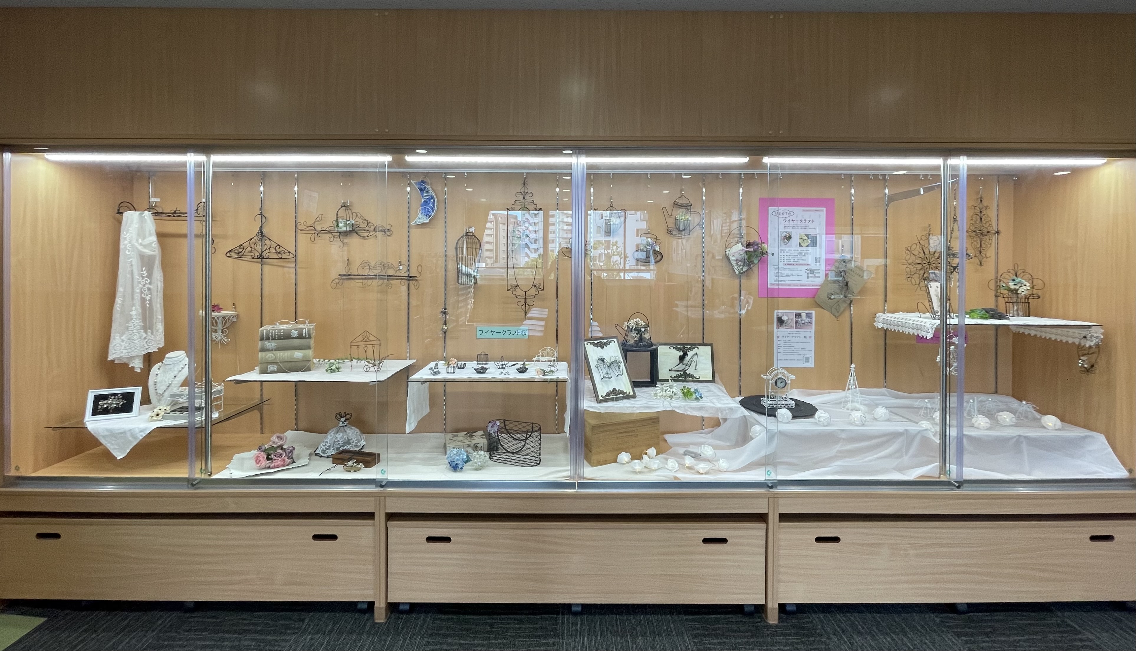 駒込ロビー展示　【ワイヤークラフト桜】　ワイヤークラフト作品