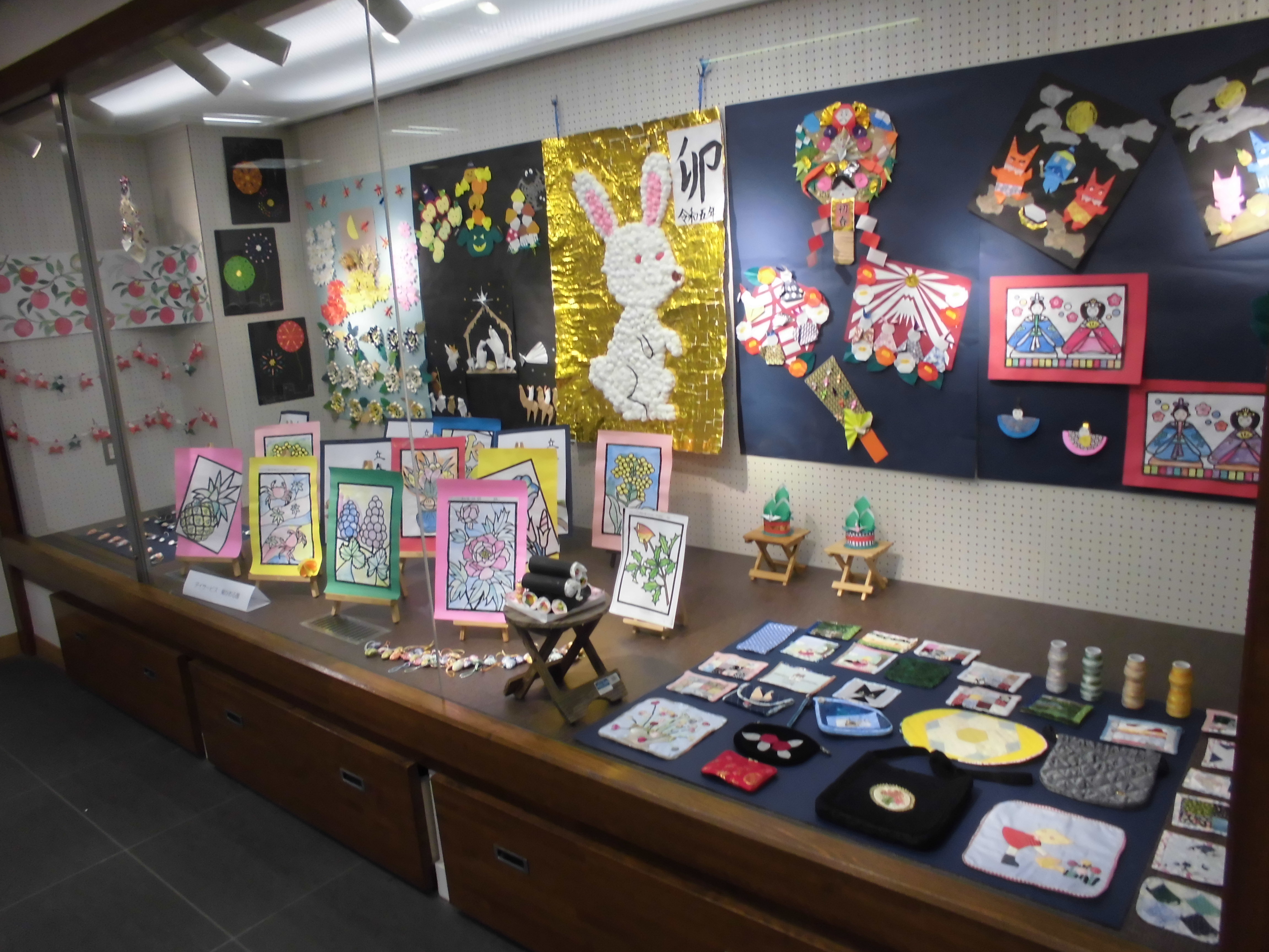 すがもロビー展示　菊かおる園作品展