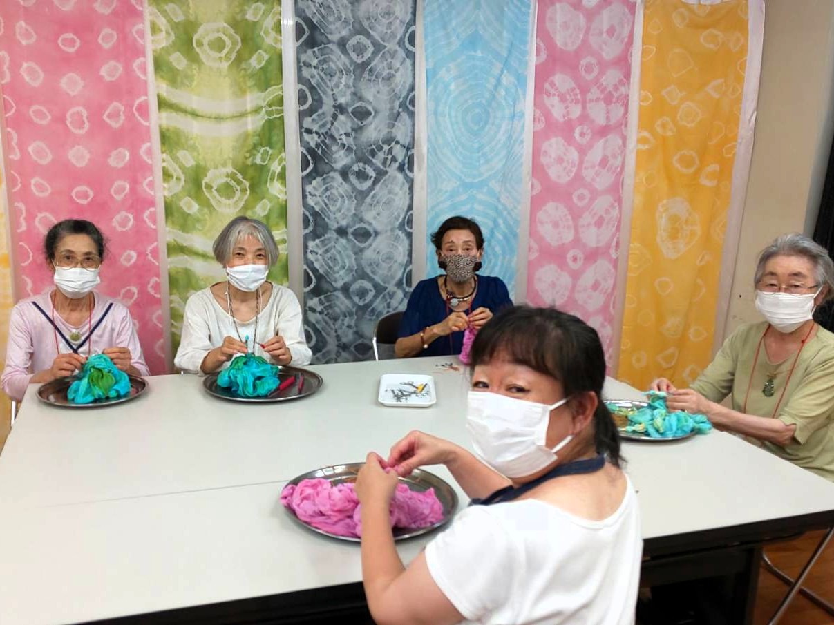 すがもロビー展示
「駒込つながるサロンストライプ」作品展示