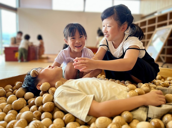 財団設立40周年記念事業
木育キャラバン　木のおもちゃであそぼう！