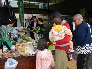 遊佐の市の様子